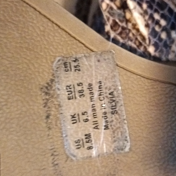 Fergie Fergalicious sandals reptile❤️❤️ - Picture 6 of 6